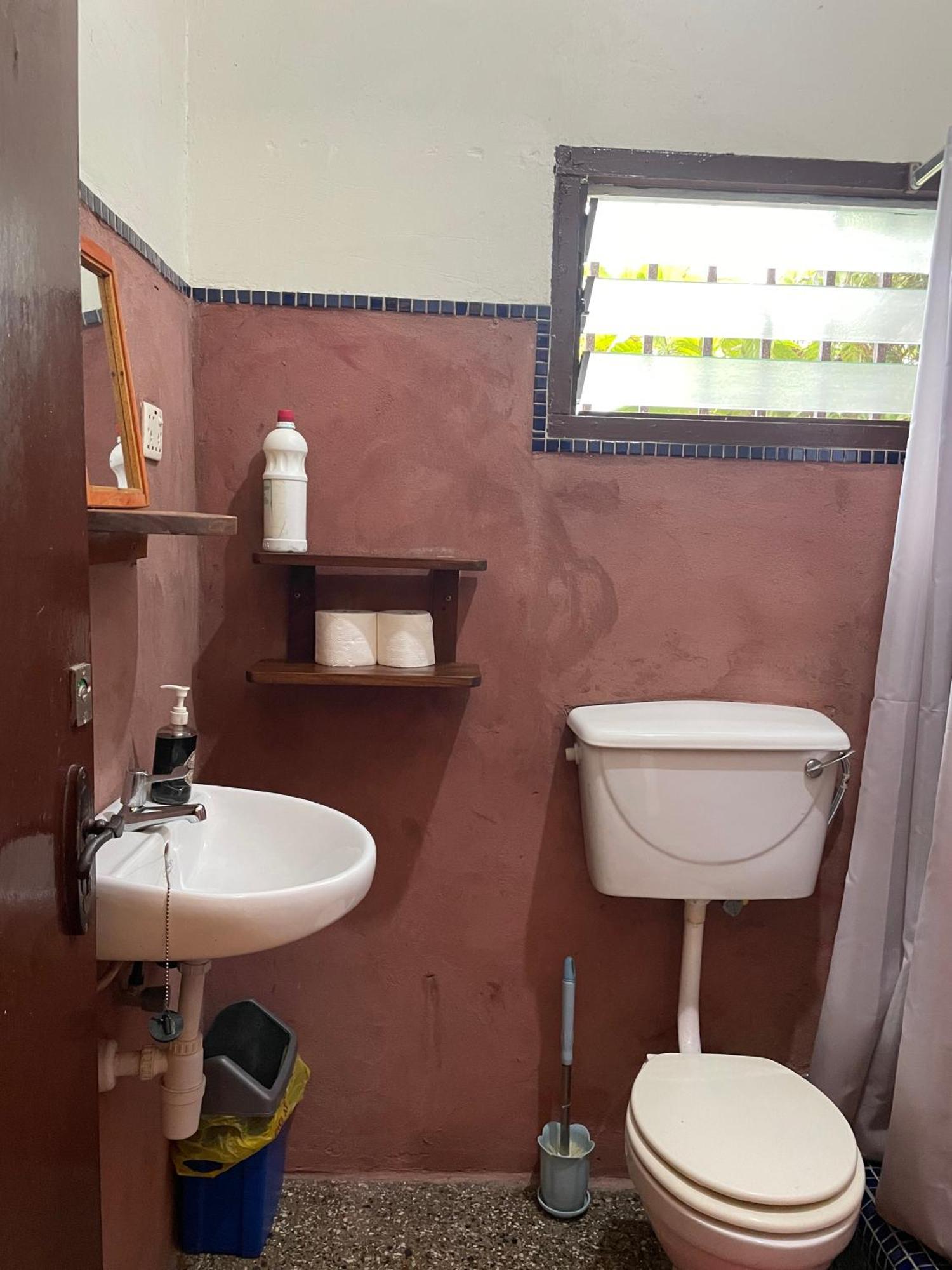 Hechtech House Apartment Accra Luaran gambar