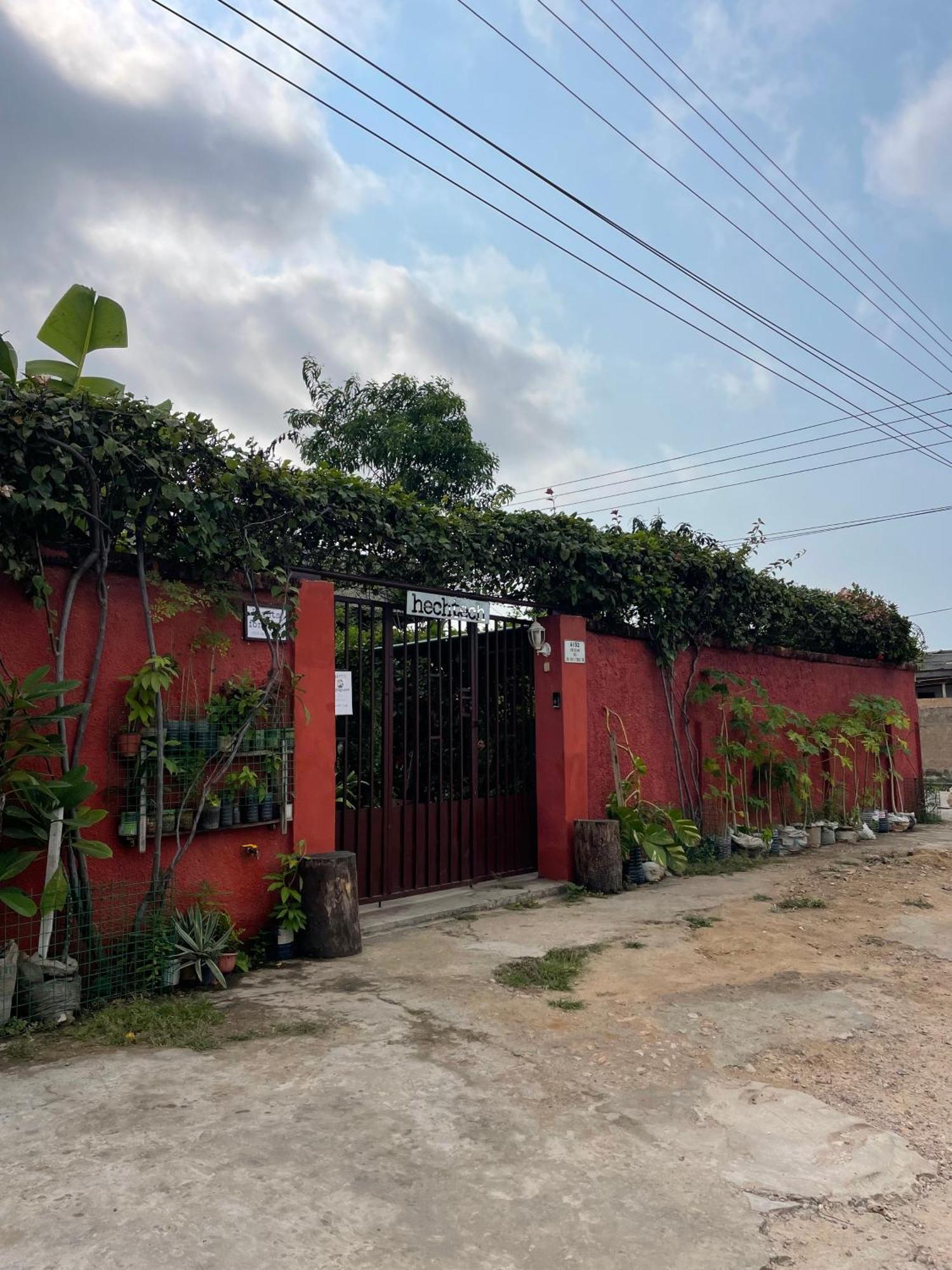 Hechtech House Apartment Accra Luaran gambar